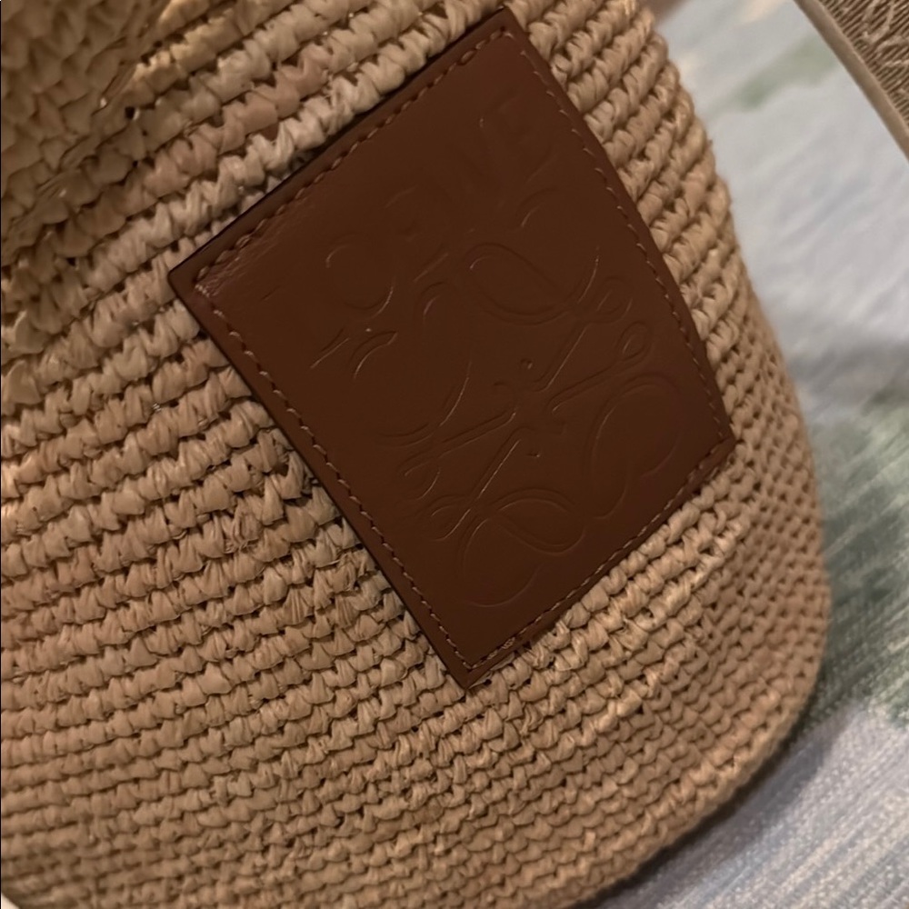 Loewe Slit Bag with removable strap - Picture 2 of 6